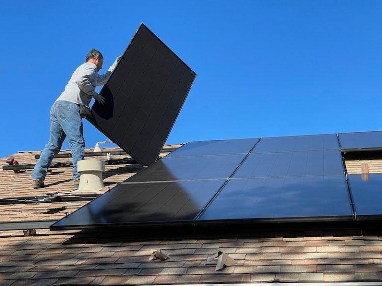 ¿Qué subvenciones hay por poner placas solares?